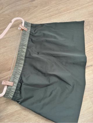 Minifalda Zara verde con cordones