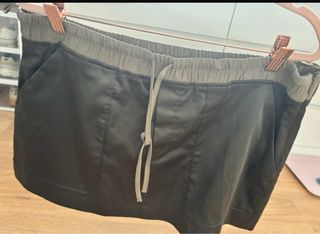 Minifalda Zara verde con cordones