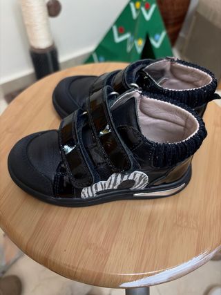 Zapatitos niña talla 24