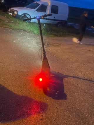 Patinete eléctrico con luces