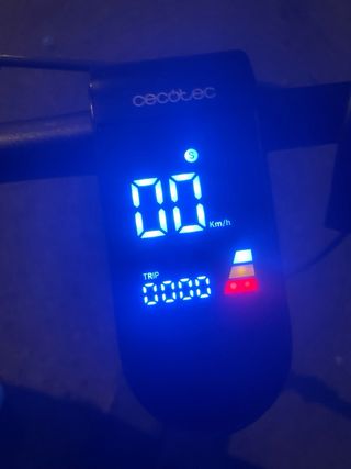 Patinete eléctrico con luces