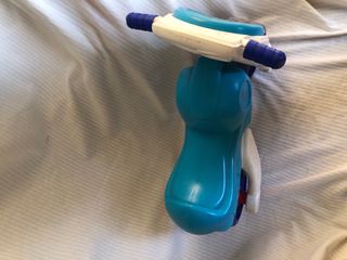 Bici correpasillos azul y blanca Monster Energy