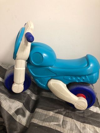 Bici correpasillos azul y blanca Monster Energy