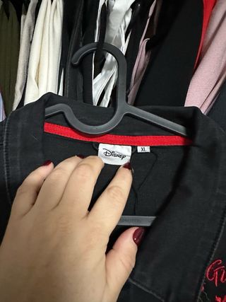 Chaqueta vaquera negra con dragón