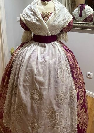 Traje o vestido de Fallera