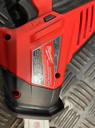 Sierra sable Milwaukee M12