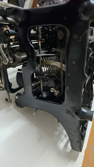 Máquina de escribir antigua Continental