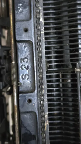 Máquina de escribir antigua Continental