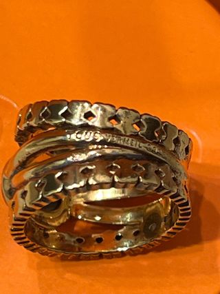 Anillo Tous  dorado y ónix talla 12