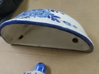 Aguamanil de cerámica azul y blanco