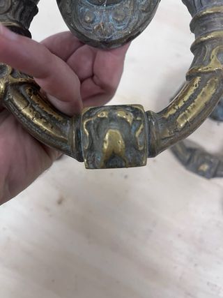 Pareja llamadores de bronce antiguos