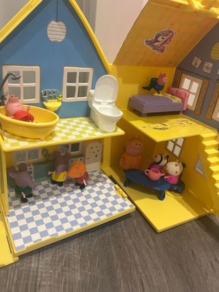 Casa de Peppa Pig con figuras
