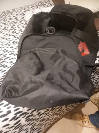 Bolso Deporte PONY Negro y Rojo