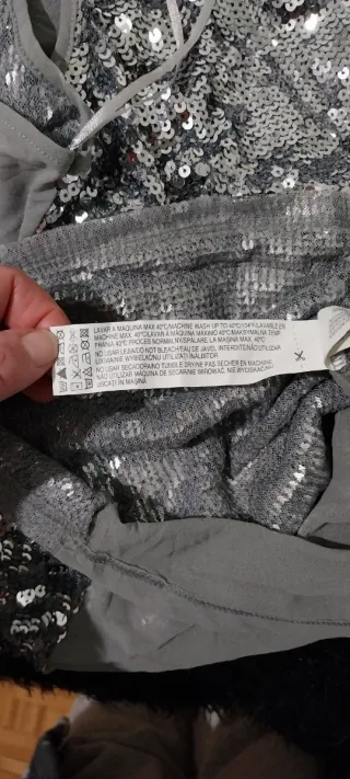 Camiseta Zara lentejuelas plateadas