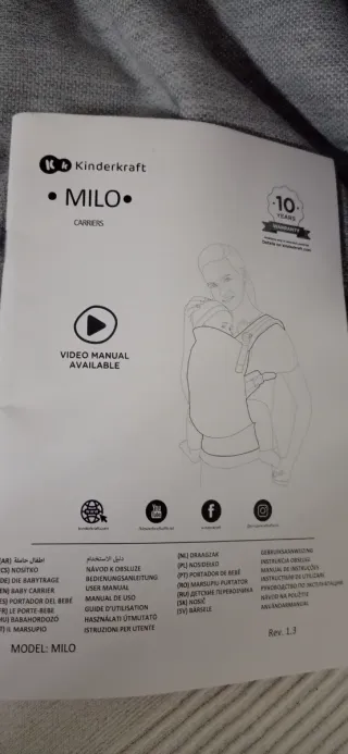 Mochila Portabebés Milo Gris Estampado Plumas