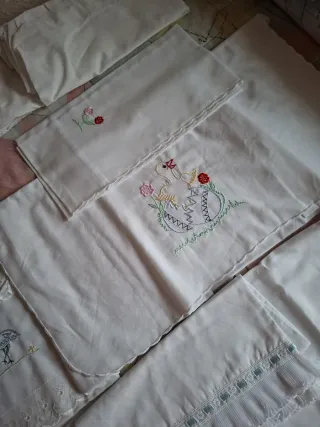 Juego sábanas cuna bordadas