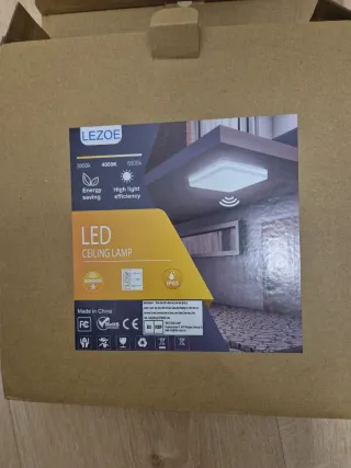 Lámpara LED cuadrada con detector de movimiento