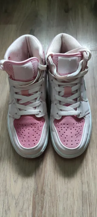 Zapatillas Jordan Altas Rosas y Blancas