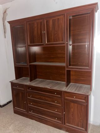 Vitrina de madera y cristal antigua