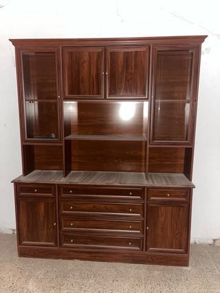 Vitrina de madera y cristal antigua