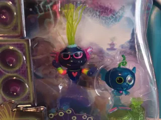 2 SETS TROLLS GIRA MUNDIAL 4 FIGURAS HASBRO