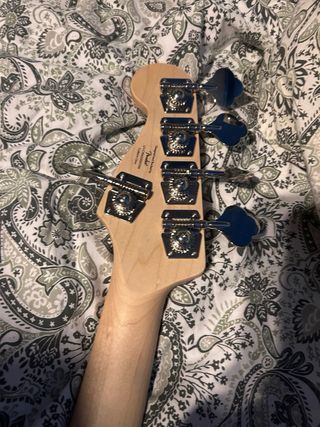 Bajo Squier Jazz Bass Affinity 5 cuerdas