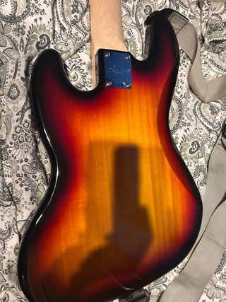 Bajo Squier Jazz Bass Affinity 5 cuerdas