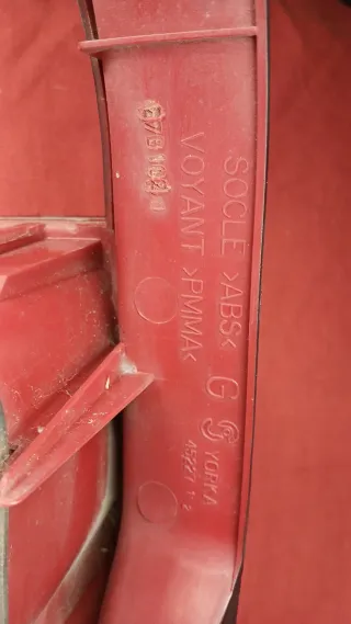 Piloto trasero izquierdo Peugeot 306