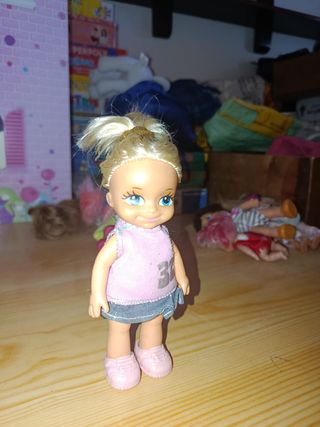 Lote 7 muñecas tipo "barriguitas"