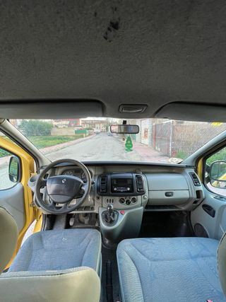 Renault Trafic 9 PLAZAS