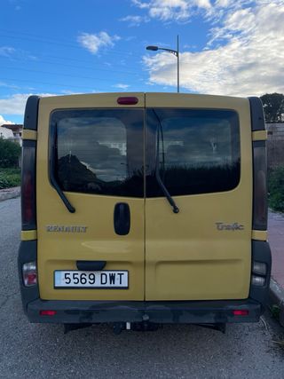 Renault Trafic 9 PLAZAS