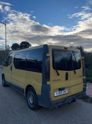 Renault Trafic 9 PLAZAS