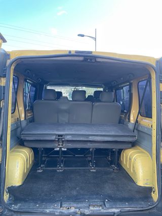 Renault Trafic 9 PLAZAS