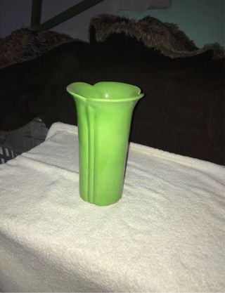 Jarrón de cerámica verde retro