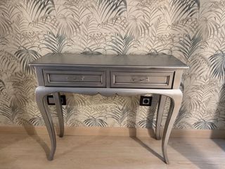 Mueble recibidor gris clásico 2 cajones