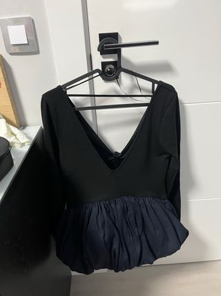 Camiseta Vestir Negra y Azul