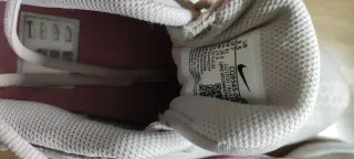 Zapatillas Nike rosas y beige