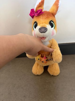 Peluche Mamá Canguro con Bebés