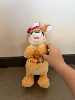 Peluche Mamá Canguro con Bebés