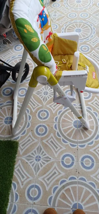 Trona Piku para bebé con diseño de búhos