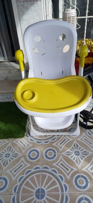 Trona Piku para bebé con diseño de búhos