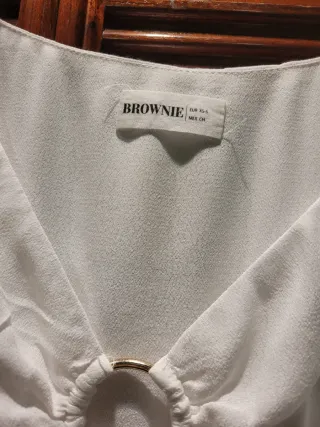 Blusa Brownie blanca con aro