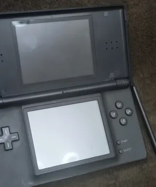 Nintendo DS Lite Negra + Lápiz y cargador