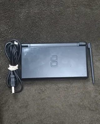 Nintendo DS Lite Negra + Lápiz y cargador