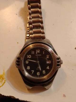 Reloj Citizen Negro y Plateado