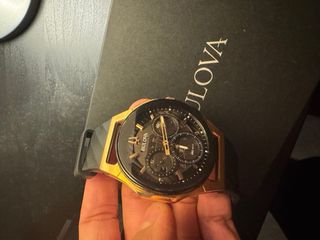 🇺🇸Bulova Curv Negro y Dorado