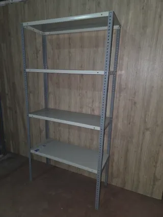 Estanterías metálicas para trastero/garaje