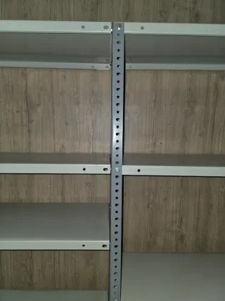 Estanterías metálicas para trastero/garaje