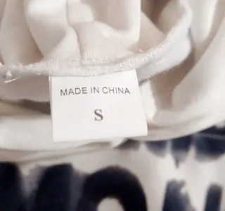 Felpa con scritta All we need is money