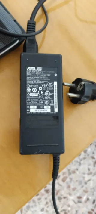 Ordenador portátil ASUS (leer descripción)